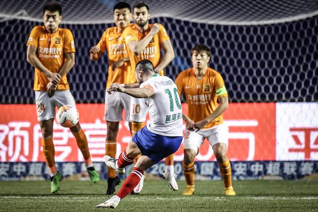 布伦森极致英勇制造翻盘 文班攻防都受挫软肋暴露